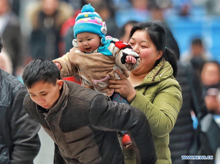 CHINA-SPRING FESTIVAL-TRAVEL RUSH-CHILDREN (CN)