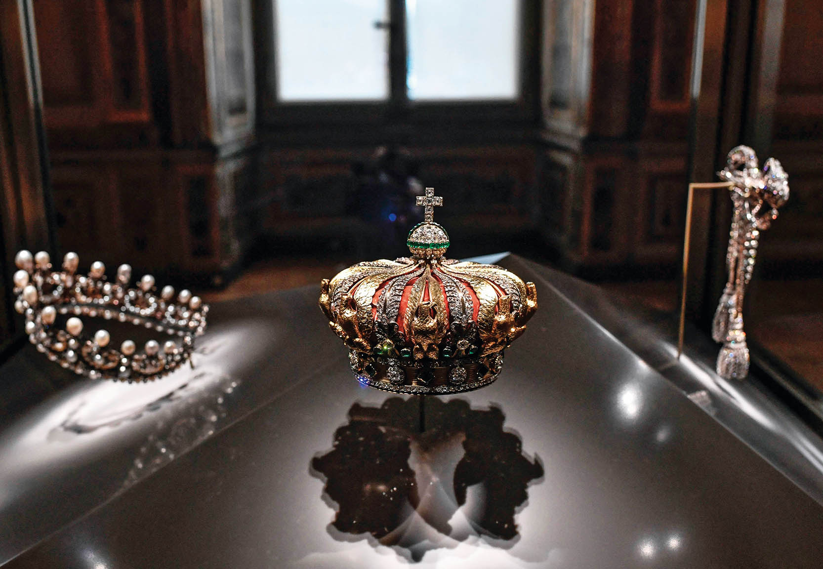 卢浮宫劫案警醒世界