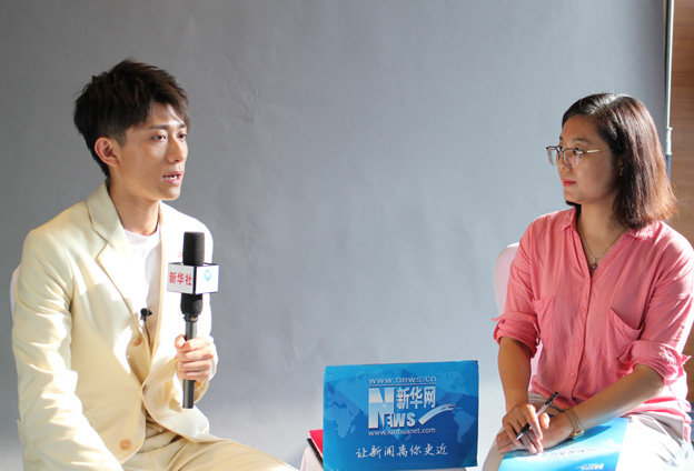 希望我們能一起走上這條公益的道路，而且堅(jiān)持到底。