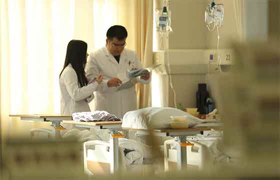 致敬偉大改革｜對話40年，講述身邊的健康故事（第五集）&mdash;&mdash;小醫院不再門可羅雀，大醫院不再&ldquo;戰時狀態&rdquo;