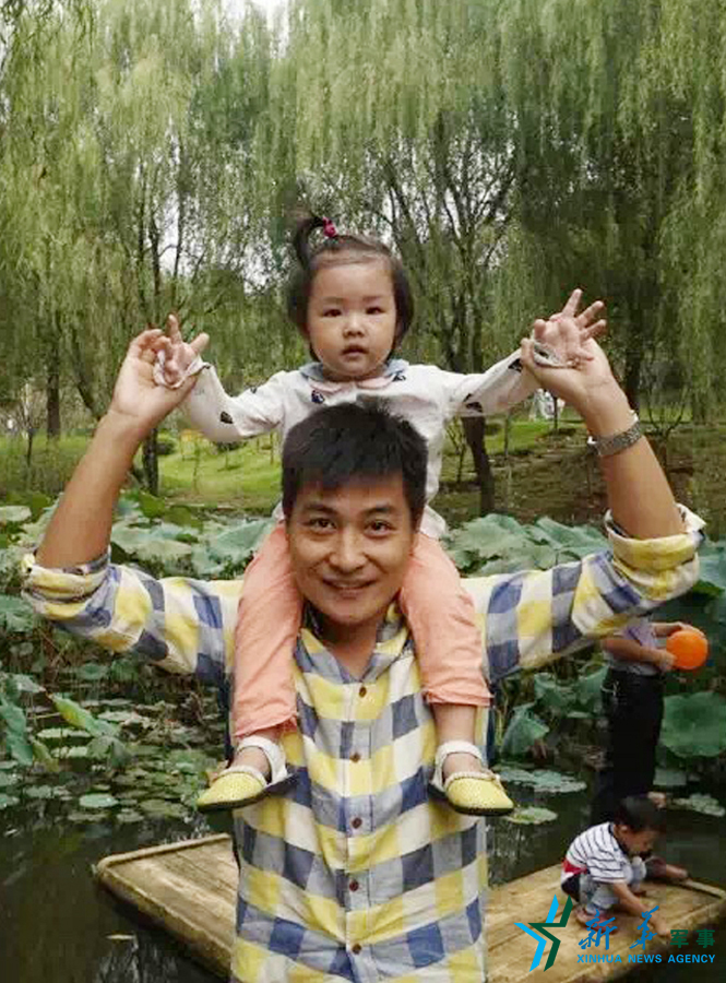 &uarr;資料圖片：張超與女兒合影。