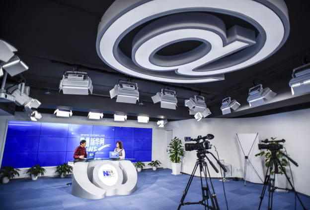 我熱愛公益，希望在這方面做出自己的貢獻(xiàn)。我會(huì)用我的畫作支援貧困的學(xué)生，支援患病的兒童，獻(xiàn)出我的愛心。