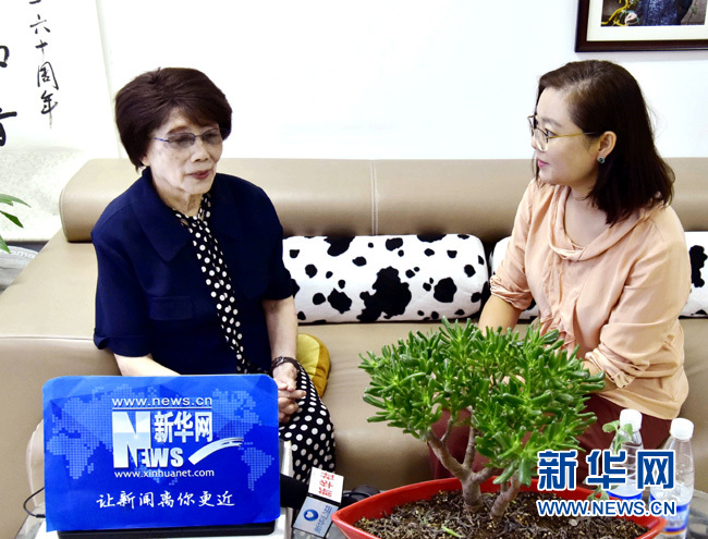 電波永不消逝，隨著時代發(fā)展傳播可能會有多種形式，年輕播音員要不忘初心，在如今優(yōu)越條件下更應(yīng)砥礪自己。