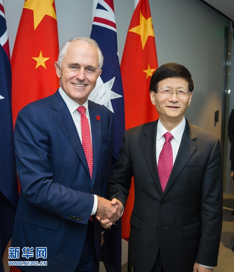 4月21日,正在澳大利亞訪問的中共中央政治局委員、中央政法委書記孟建柱(右)在悉尼會見澳總理特恩布爾。 新華社發(朱宏業攝) 4月21日,正在澳大利亞訪問的中共中央政治局委員、中央政法委書記孟建柱(右)在悉尼會見澳總理特恩布爾。 新華社發(朱宏業攝)