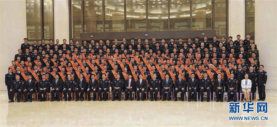 (XHDW)孟建柱會(huì)見全國(guó)公安百佳刑警