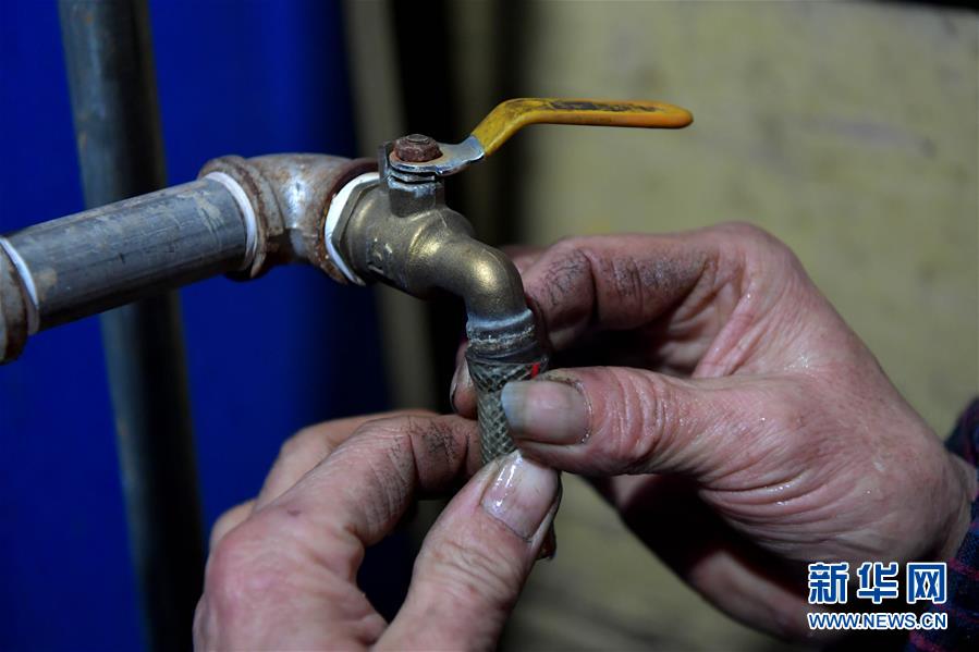 （圖片故事）（9）寒冬里暖暖的“三毛錢(qián)”