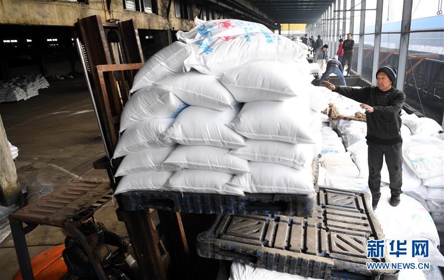 （新春走基層）（6）安徽：農資&ldquo;春運&rdquo;助春耕