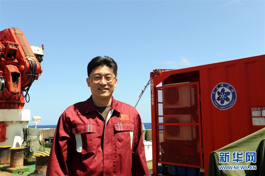 （圖文互動）（2）專訪：海山如此多嬌，然而我們研究太少！——訪“科學(xué)”號麥哲倫海山科考航次首席科學(xué)家徐奎棟