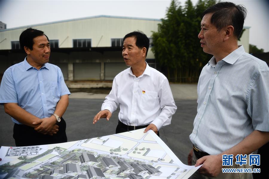 (新時代擔當作為典型風采·圖文互動)(1)李世貴:做群眾需要的“鐵肩膀”