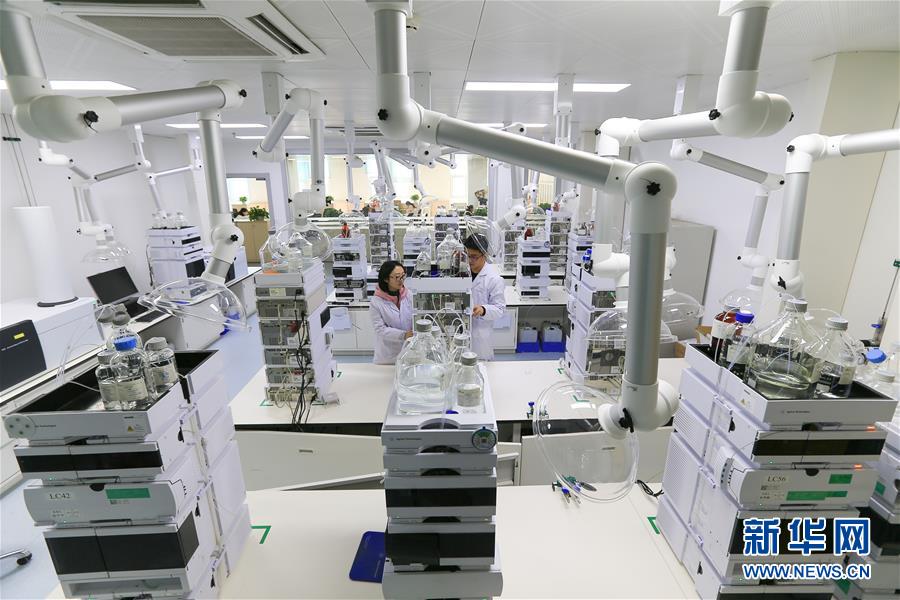 （百城百縣百企調研行·圖文互動）（5）“藍鯨1號”從這里駛出——山東煙臺崛起制造業高地