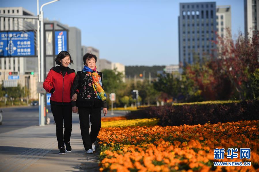 （新華全媒頭條·圖文互動）（1）“英雄之妻”，為愛堅守19年