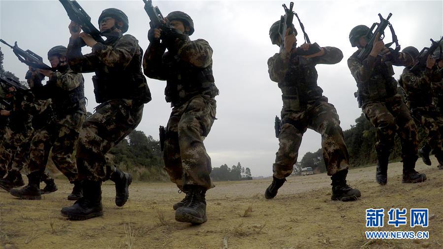 (新春走基層·圖文互動)(1)實戰化的“味道”——走進武警雪豹突擊隊