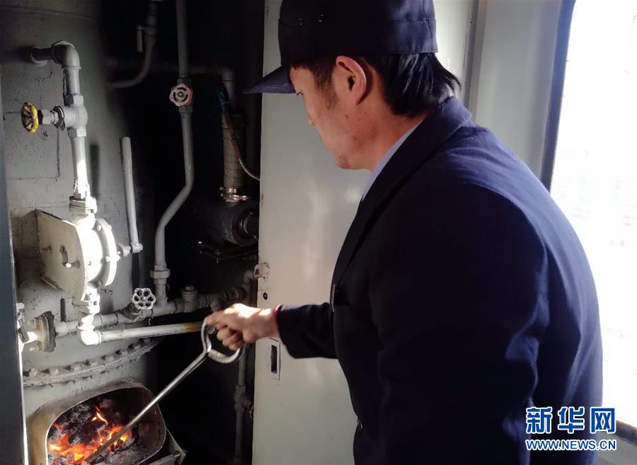 （新春走基層&middot;圖文互動）（3）變的是時間，不變的是溫情&mdash;&mdash;開往小興安嶺深處的幸福&ldquo;慢火車&rdquo;