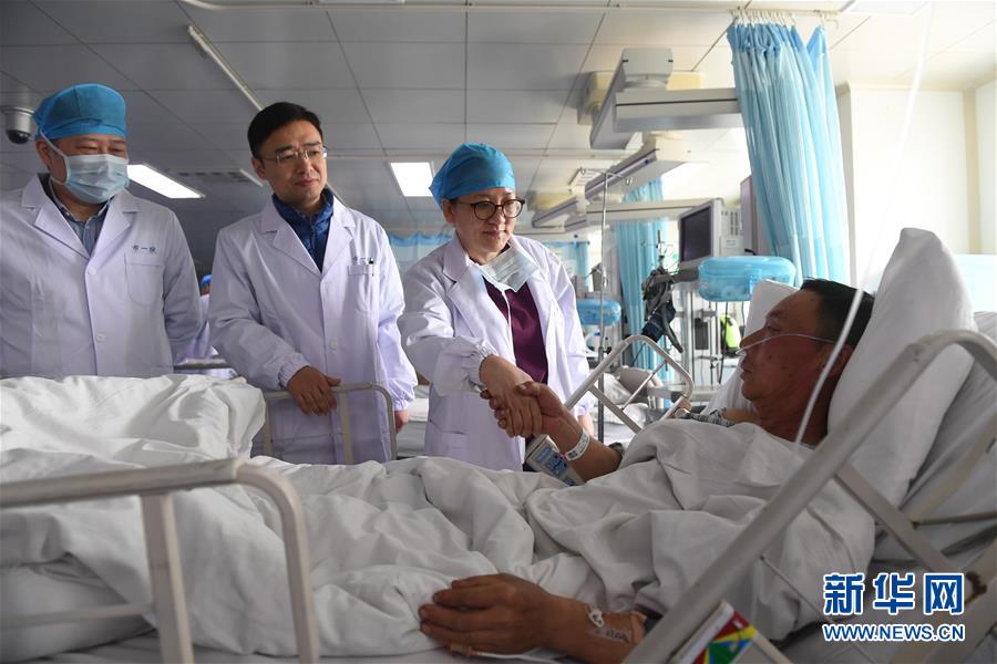 (新華全媒頭條·響水化工廠爆炸事故·圖文互動)(3)為了617個生命的賽跑——江蘇響水爆炸事故傷員救治一線實錄