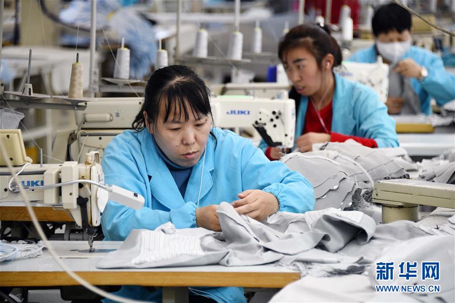 （新華全媒頭條&middot;圖文互動(dòng)）（8）從&ldquo;來樣加工&rdquo;到為全球&ldquo;量體裁衣&rdquo;&mdash;&mdash;透過&ldquo;迪尚之路&rdquo;看新舊動(dòng)能轉(zhuǎn)換