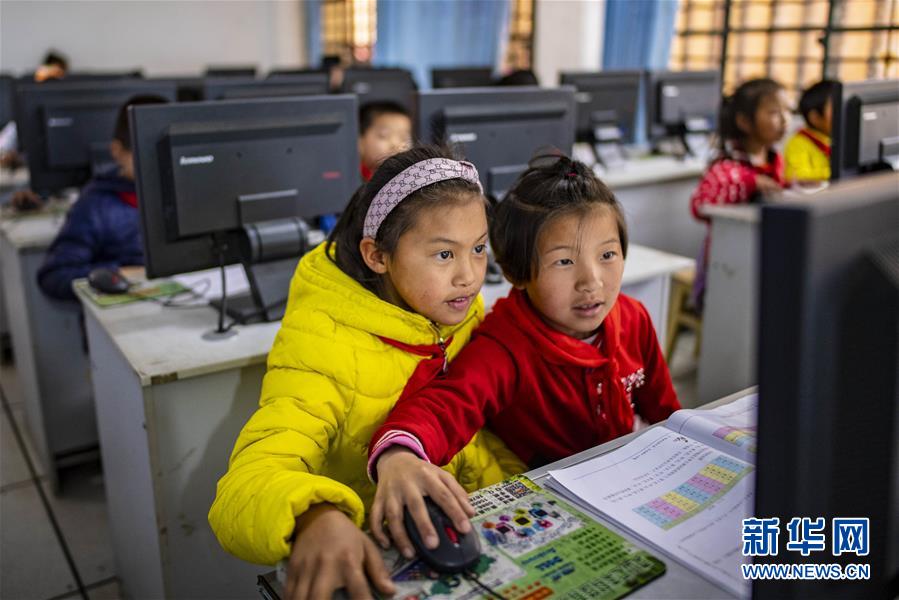 （壯麗70年&middot;奮斗新時(shí)代&middot;圖文互動(dòng)）（10）獨(dú)龍江畔，這個(gè)民族&ldquo;一躍千年&rdquo;