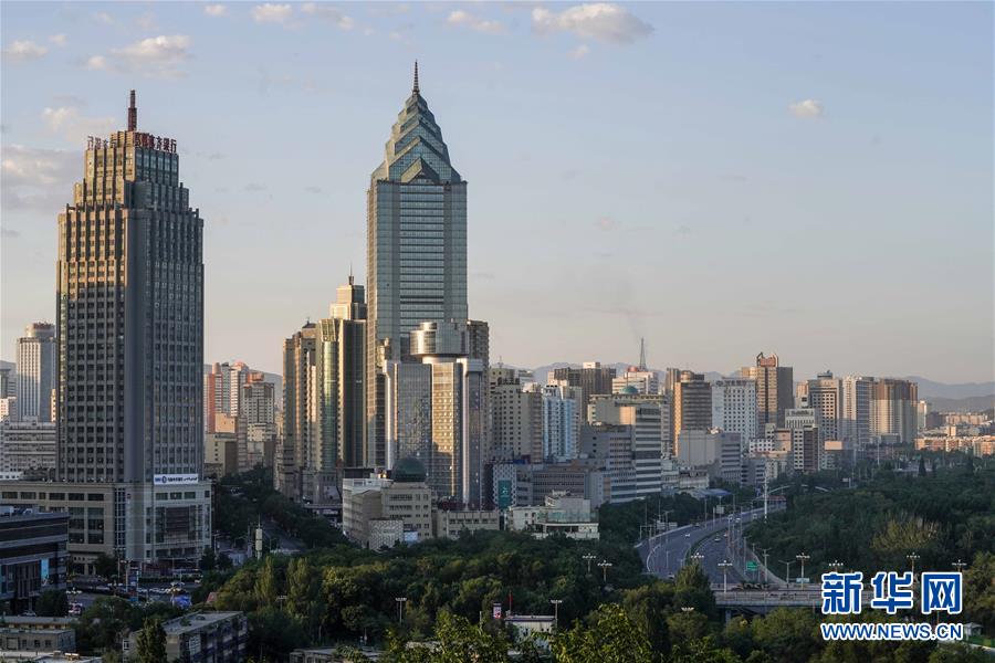 （壯麗70年&middot;奮斗新時代&mdash;&mdash;共和國發展成就巡禮&middot;圖文互動）（1）旭日映天山　邊疆展新顏&mdash;&mdash;新中國成立70年新疆改革發展巡禮