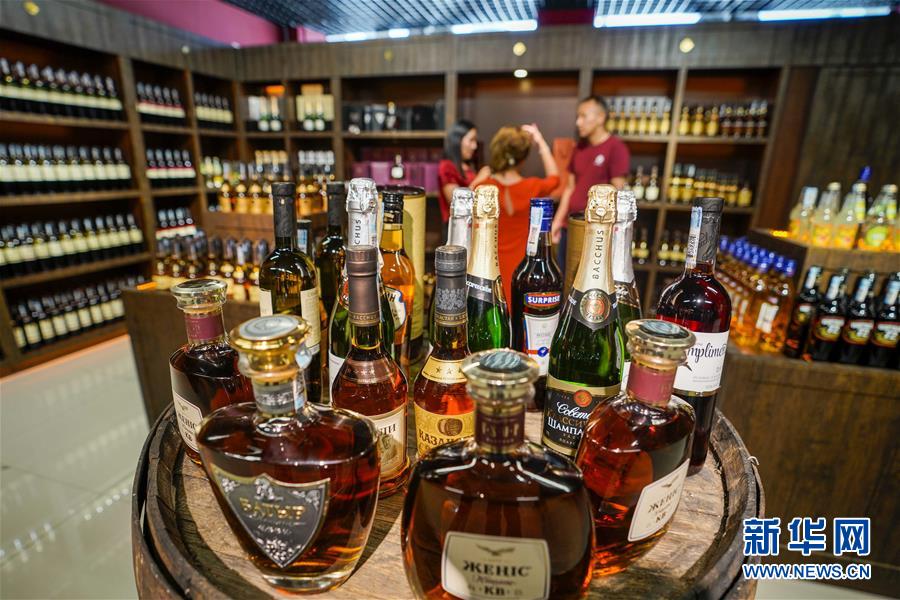 （在習近平新時代中國特色社會主義思想指引下&mdash;&mdash;新時代新作為新篇章&middot;總書記關切開放事&middot;圖文互動）（4）開放，讓迢迢邊關擁有穩(wěn)穩(wěn)幸福&mdash;&mdash;來自內陸沿邊開放小城的故事