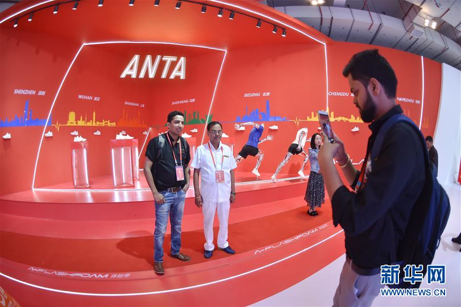 （新華全媒頭條·圖文互動）（9）上下同心再出發——習近平總書記同出席2019年全國兩會人大代表、政協委員共商國是紀實