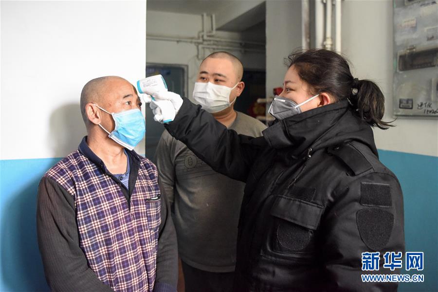 （聚焦疫情防控&middot;圖文互動(dòng)）（4）&ldquo;我們多跑跑，居民更安全&rdquo;&mdash;&mdash;直擊新疆基層社區(qū)疫情防控