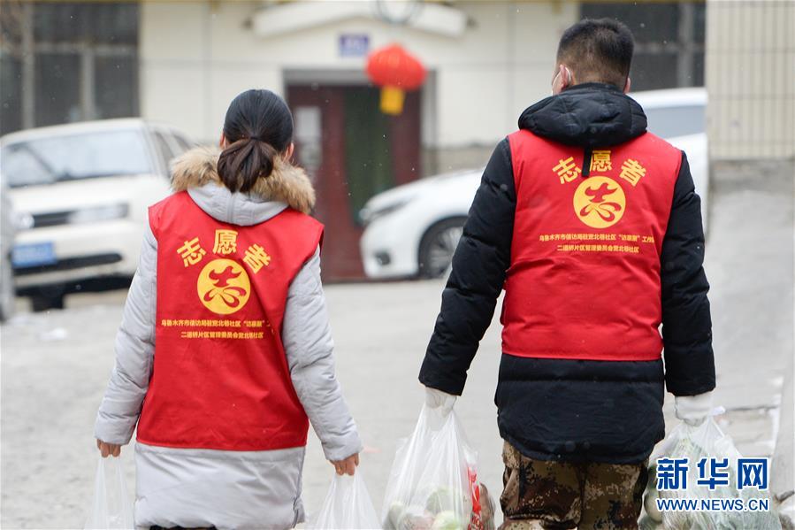 （聚焦疫情防控&middot;圖文互動(dòng)）（6）&ldquo;我們多跑跑，居民更安全&rdquo;&mdash;&mdash;直擊新疆基層社區(qū)疫情防控