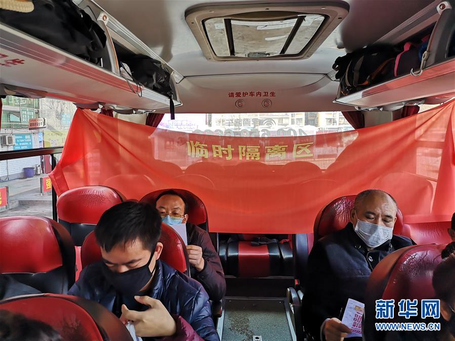 （做好六穩(wěn)工作 應(yīng)對復(fù)雜局面&middot;圖文互動）（2）四川：&ldquo;點對點、一站式&rdquo;送農(nóng)民工安全返崗