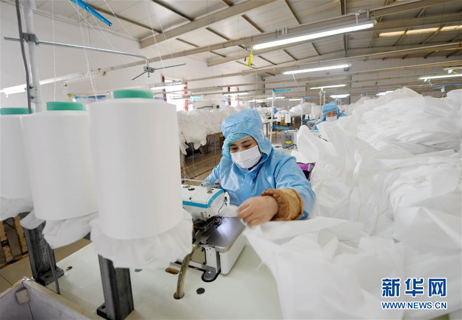 （聚焦疫情防控&middot;圖文互動）（6）我們能多產一件，前方就少一份風險&mdash;&mdash;醫用防護服&ldquo;河北制造&rdquo;緊急&ldquo;起飛&rdquo;記