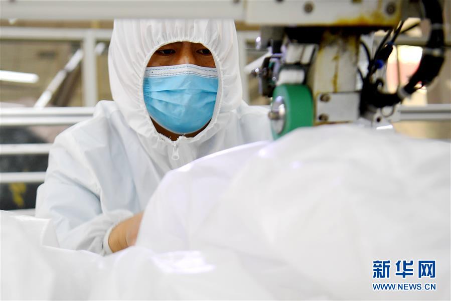 （聚焦疫情防控&middot;圖文互動）（7）我們能多產一件，前方就少一份風險&mdash;&mdash;醫用防護服&ldquo;河北制造&rdquo;緊急&ldquo;起飛&rdquo;記