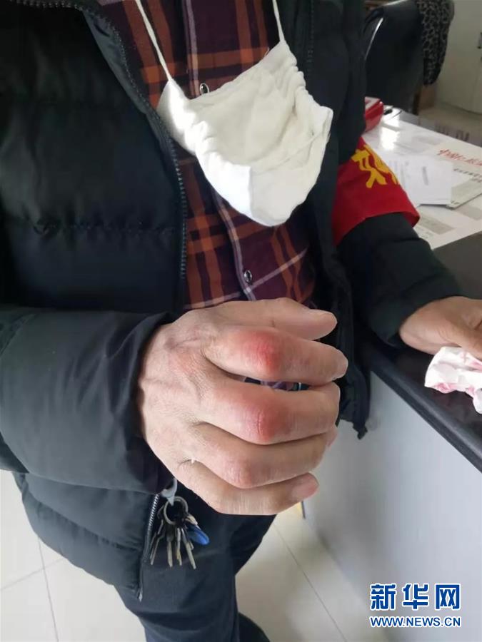 （在習(xí)近平新時(shí)代中國特色社會主義思想指引下&mdash;&mdash;新時(shí)代新作為新篇章&middot;習(xí)近平總書記關(guān)切事&middot;圖文互動）（2）戰(zhàn)&ldquo;疫&rdquo;中的&ldquo;凡人微光&rdquo;