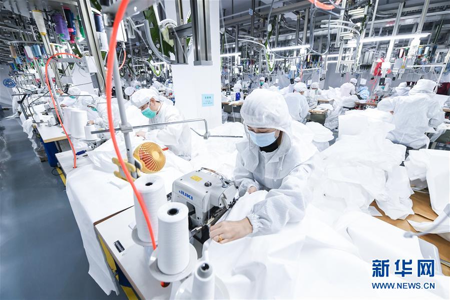 （新華全媒頭條&middot;在習(xí)近平新時(shí)代中國特色社會(huì)主義思想指引下&mdash;&mdash;新時(shí)代新作為新篇章&middot;圖文互動(dòng)）（12）同心戰(zhàn)&ldquo;疫&rdquo;彰顯人民至上&mdash;&mdash;各地各部門貫徹落實(shí)習(xí)近平總書記重要指示精神統(tǒng)籌推進(jìn)疫情防控和經(jīng)濟(jì)社會(huì)發(fā)展 