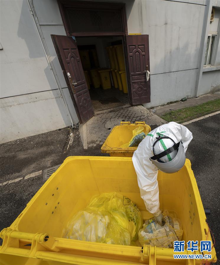 （聚焦疫情防控&middot;圖文互動）（17）&ldquo;隱蔽&rdquo;防線上的阻擊戰&mdash;&mdash;武漢醫療廢物處理從&ldquo;全線告急&rdquo;到&ldquo;日產日清&rdquo;