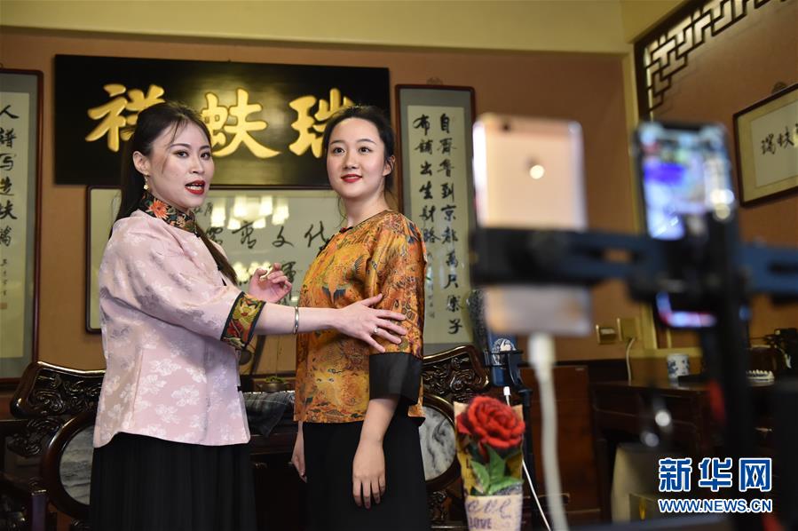 （圖文互動）（4）京城老字號&ldquo;試水&rdquo;網絡直播 探索非遺&ldquo;活態(tài)&rdquo;傳承