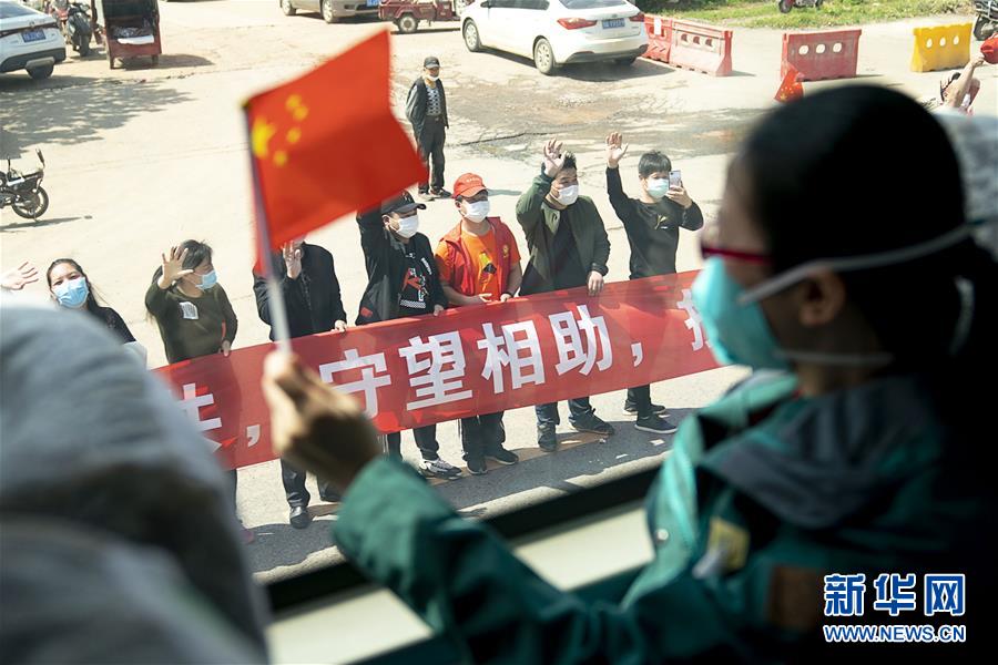 （聚焦疫情防控·圖文互動）（1）分秒必爭！一切為了治病救人——中國抗疫生命至上的生動實踐