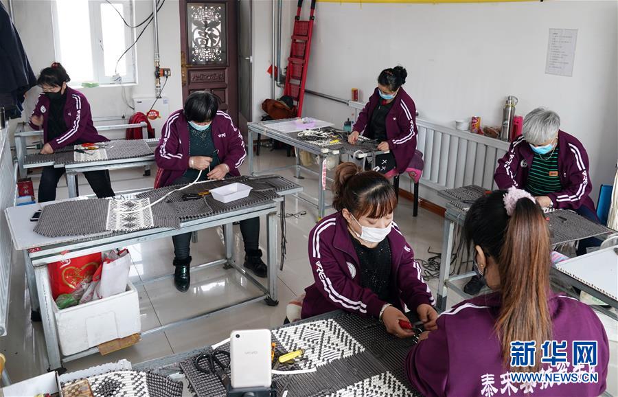 (在習近平新時代中國特色社會主義思想指引下——新時代新作為新篇章·習近平總書記關切事·圖文互動)(2)助你飛翔,擁抱陽光——助力殘疾人脫貧攻堅故事