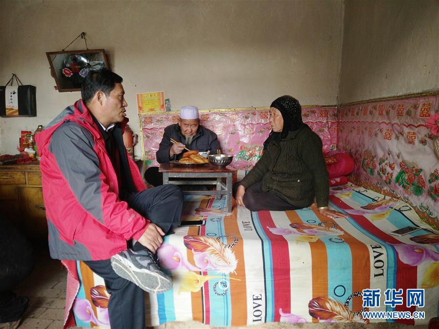 （新華全媒頭條&middot;圖文互動）（5）初心赴使命 熱血寫春秋&mdash;&mdash;記脫貧攻堅中的共產黨員