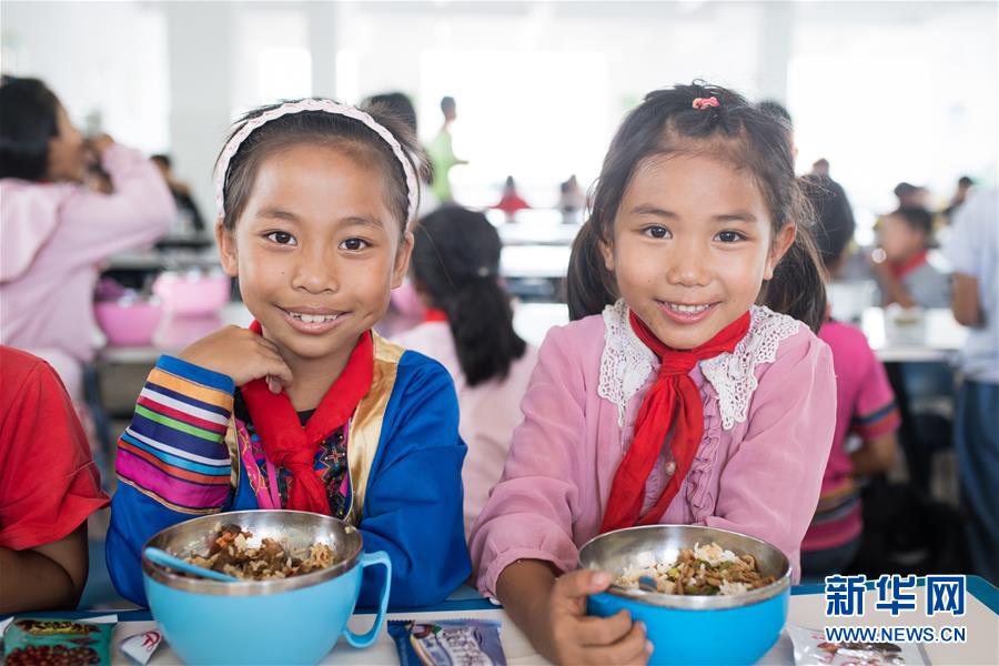 （新華全媒頭條&middot;圖文互動(dòng)）（11）&ldquo;美麗的中國(guó)夢(mèng)屬于你們&rdquo;&mdash;&mdash;以習(xí)近平同志為核心的黨中央關(guān)心少年兒童工作紀(jì)實(shí)