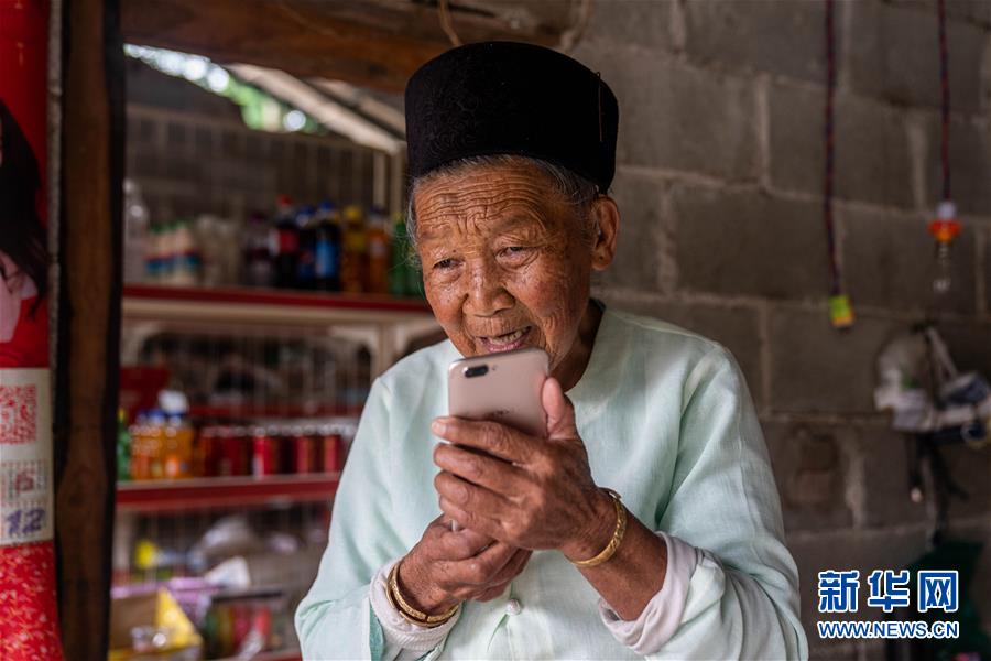 (決戰決勝脫貧攻堅·圖文互動)(2)眼前的生活就是詩和遠方——藝術引領云南傣族山村蝶變