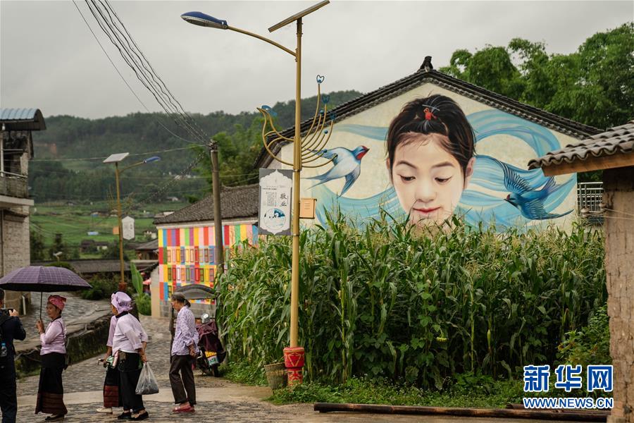 (決戰決勝脫貧攻堅·圖文互動)(4)眼前的生活就是詩和遠方——藝術引領云南傣族山村蝶變