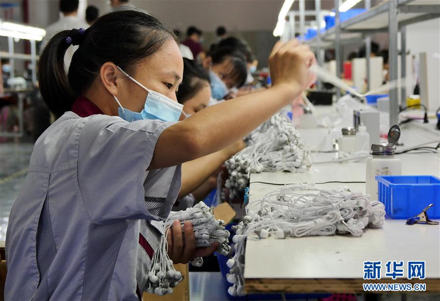 （決戰(zhàn)決勝脫貧攻堅(jiān)&middot;圖文互動）（12）同飲一江水 攜手&ldquo;斬窮根&rdquo;&mdash;&mdash;深圳對口廣西河池、百色扶貧協(xié)作見聞