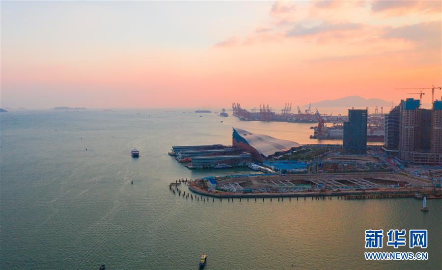 （在習近平新時代中國特色社會主義思想指引下&mdash;&mdash;新時代新作為新篇章&middot;習近平總書記關切事&middot;圖文互動）（12）我家大門常打開&mdash;&mdash;經濟特區全方位對外開放故事