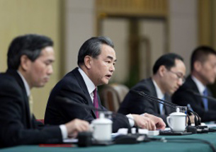 王毅:中美應(yīng)超越社會(huì)制度不同和零和博弈思維