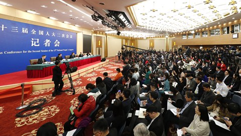 政協(xié)委員就“促進(jìn)民營經(jīng)濟高質(zhì)量發(fā)展”答記者問