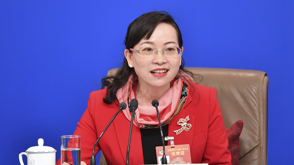 全國政協委員、湖南省湘西土家族苗族自治州政協副主席 石紅