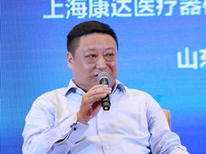 張堅先生在“醫養結合”對話環節發言