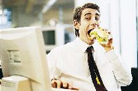 【健康解碼】職場“過勞肥”，你中招了嗎？