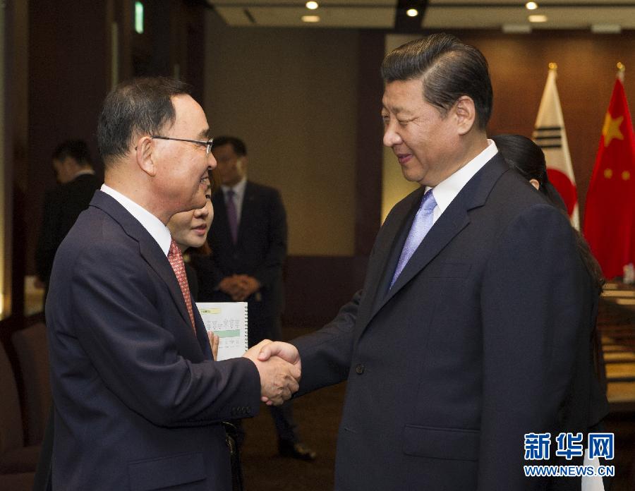 7月4日，國家主席習近平在首爾會見韓國總理鄭烘原。 新華社記者謝環馳攝  