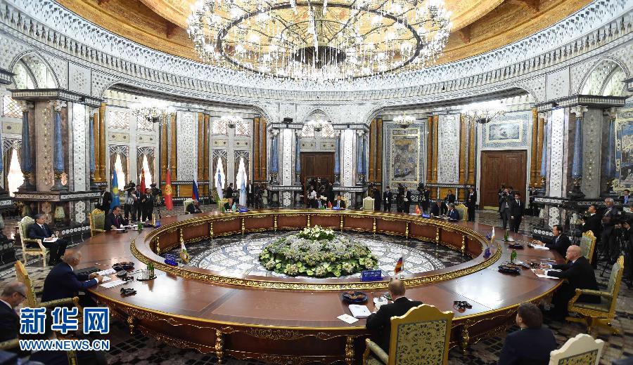 9月12日，上海合作組織成員國(guó)元首理事會(huì)第十四次會(huì)議在塔吉克斯坦首都杜尚別舉行。國(guó)家主席習(xí)近平出席會(huì)議并發(fā)表重要講話。新華社記者馬占成攝 