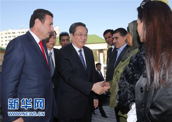 11月9日，正在約旦進(jìn)行正式友好訪問(wèn)的全國(guó)政協(xié)主席俞正聲在安曼會(huì)見(jiàn)約旦眾議院代議長(zhǎng)薩法迪。 新華社記者 劉衛(wèi)兵 攝 