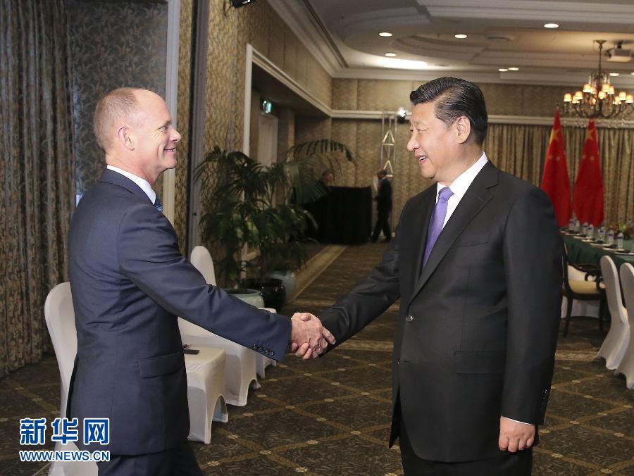 11月16日,國家主席習近平在布里斯班會見澳大利亞昆士蘭州州長紐曼。 新華社記者丁林攝  11月16日,國家主席習近平在布里斯班會見澳大利亞昆士蘭州州長紐曼。 新華社記者丁林攝