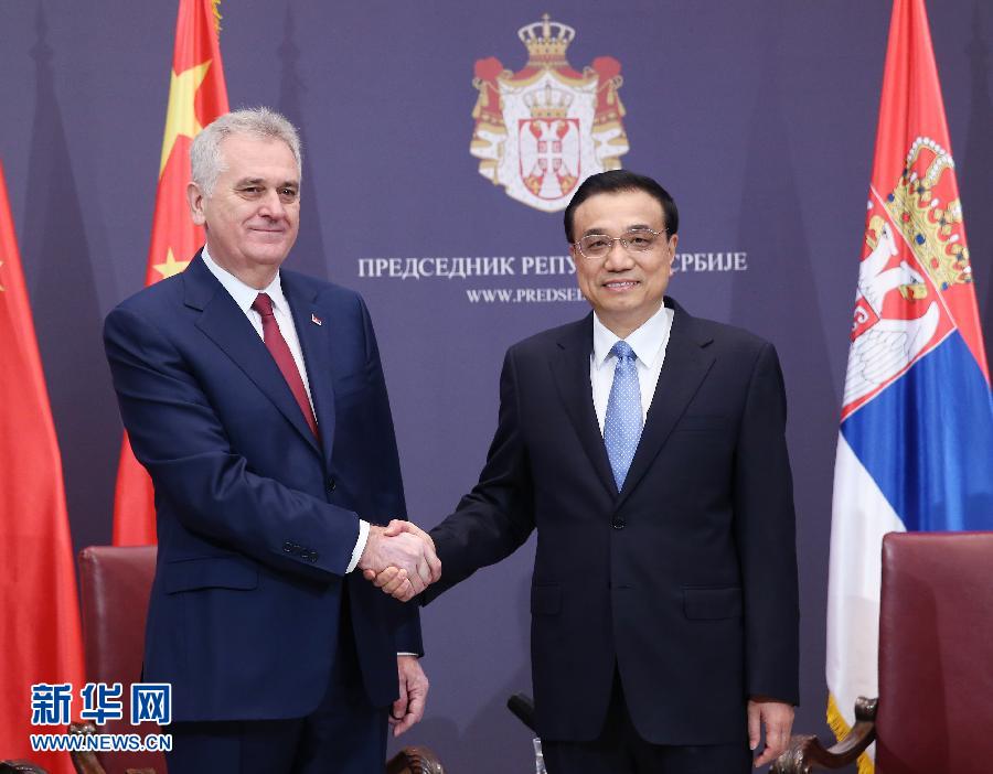 12月18日，中國(guó)國(guó)務(wù)院總理李克強(qiáng)在貝爾格萊德會(huì)見塞爾維亞總統(tǒng)尼科利奇。 新華社記者姚大偉攝